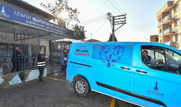 İzmir’de beslenme çantaları İzmir Büyükşehir desteğiyle doluyor