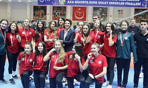 Nilüfer’in gençlerinden 4 şampiyonluk