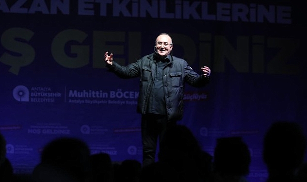 Sunay Akın Mahya Işıkları sohbetiyle Antalyalılarla buluştu