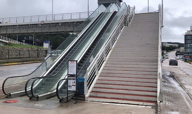 Umuttepe Yerleşkesi B Kapısı’nda yürüyen merdiven bakıma alındı