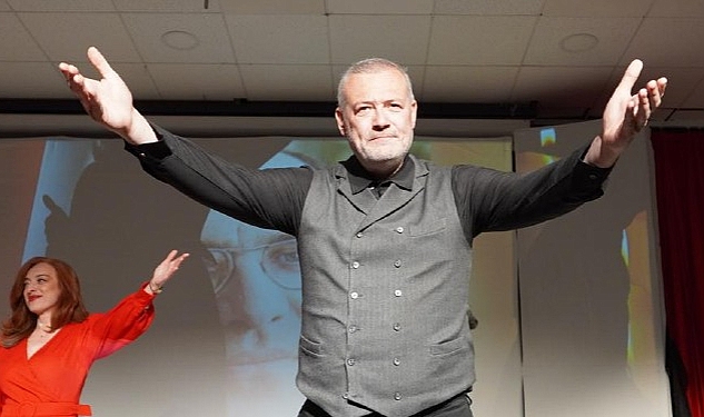 “Unutma Bizi” oyunu Çeşme’de sahnelendi