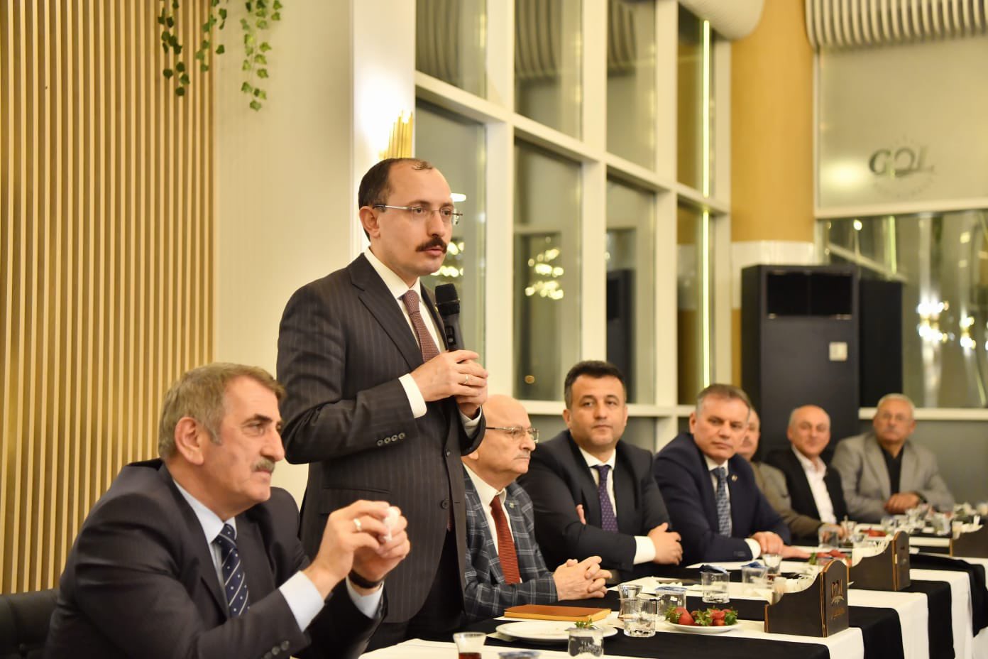 Ticaret Bakanı Muş, Samsun’da esnafla bir araya geldi