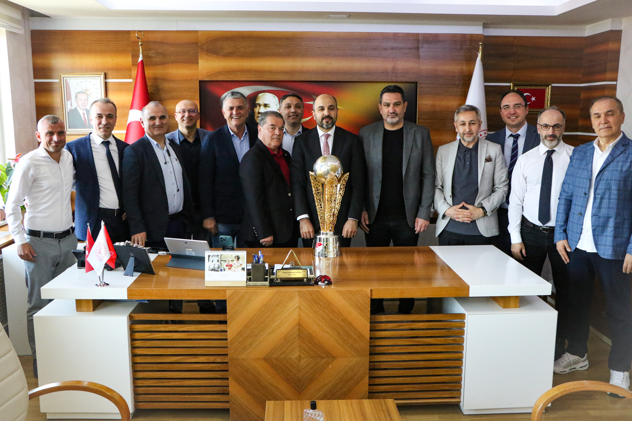 Şampiyonluk kupası Samsun İl Sağlık Müdürlüğünde.