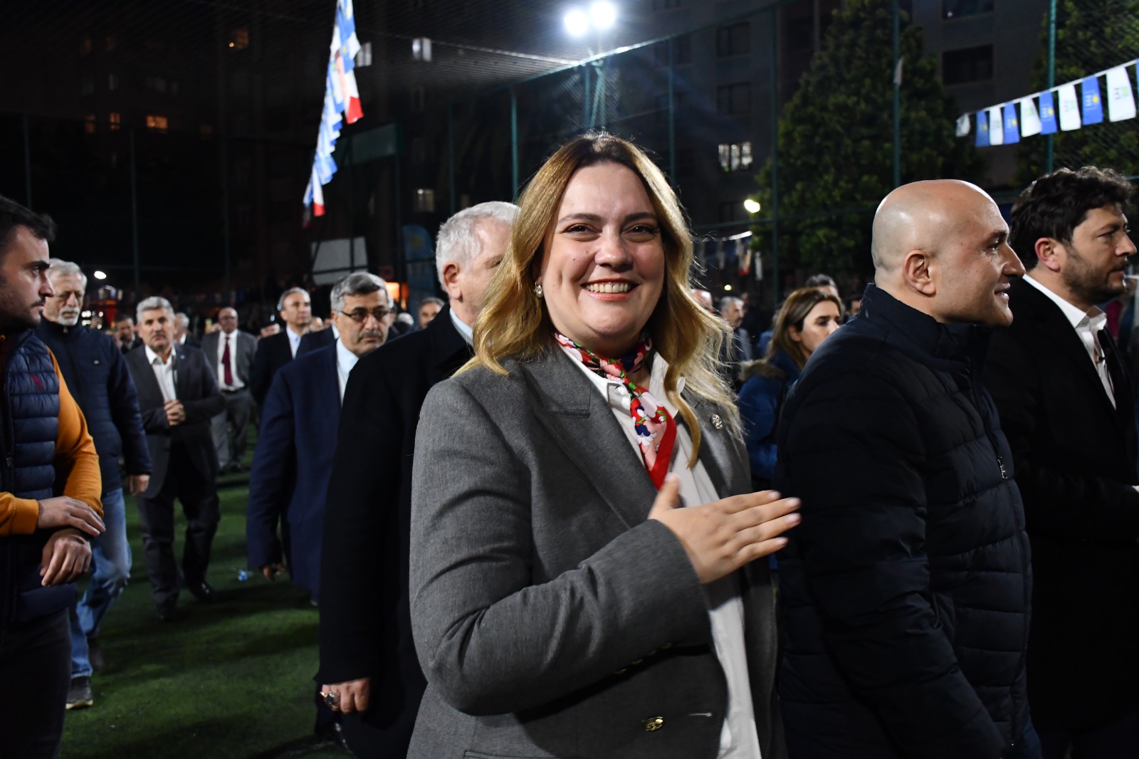 VATANDAŞTAN TÜFEKCİ’YE TEZAHÜRATLI DESTEK