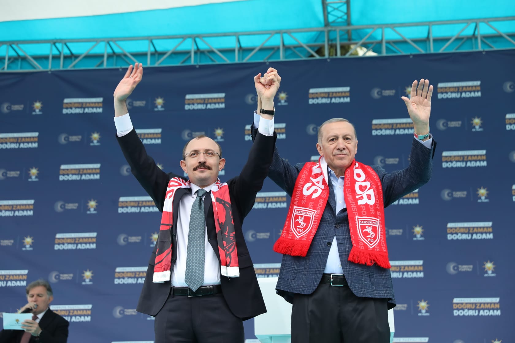 Ticaret Bakanı Mehmet Muş, 14 Mayıs’ta yapılacak seçim için destek istedi.