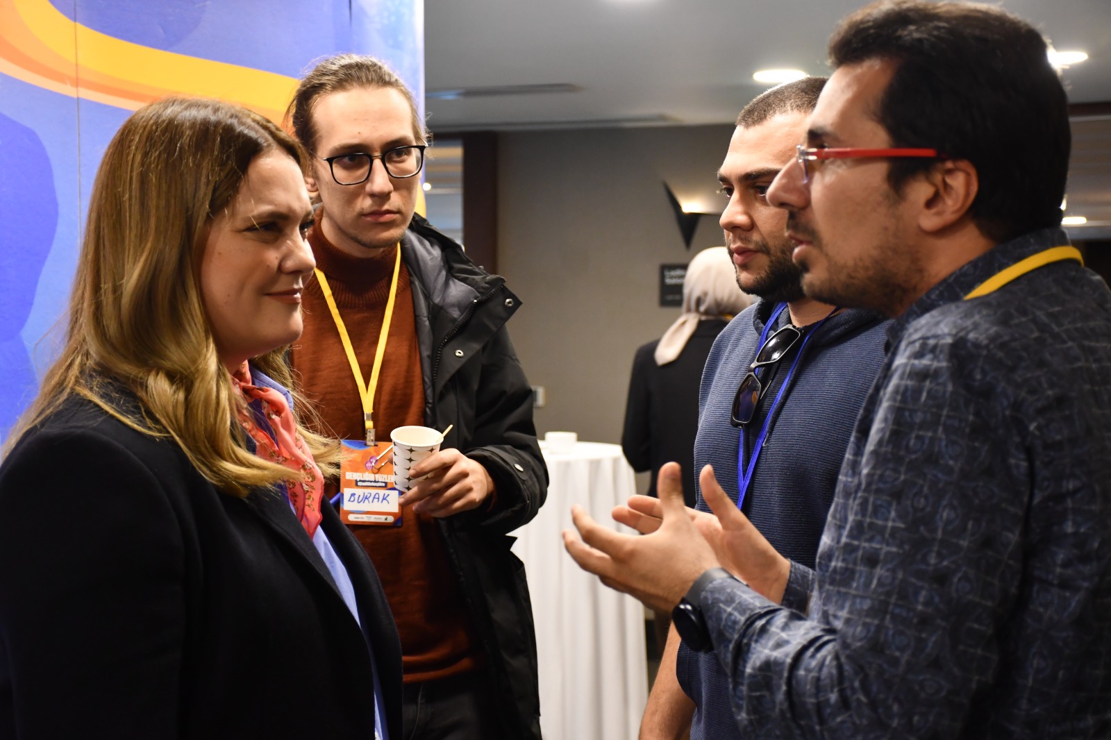 TÜFEKCİ GENÇLERLE BİR ARAYA GELDİ