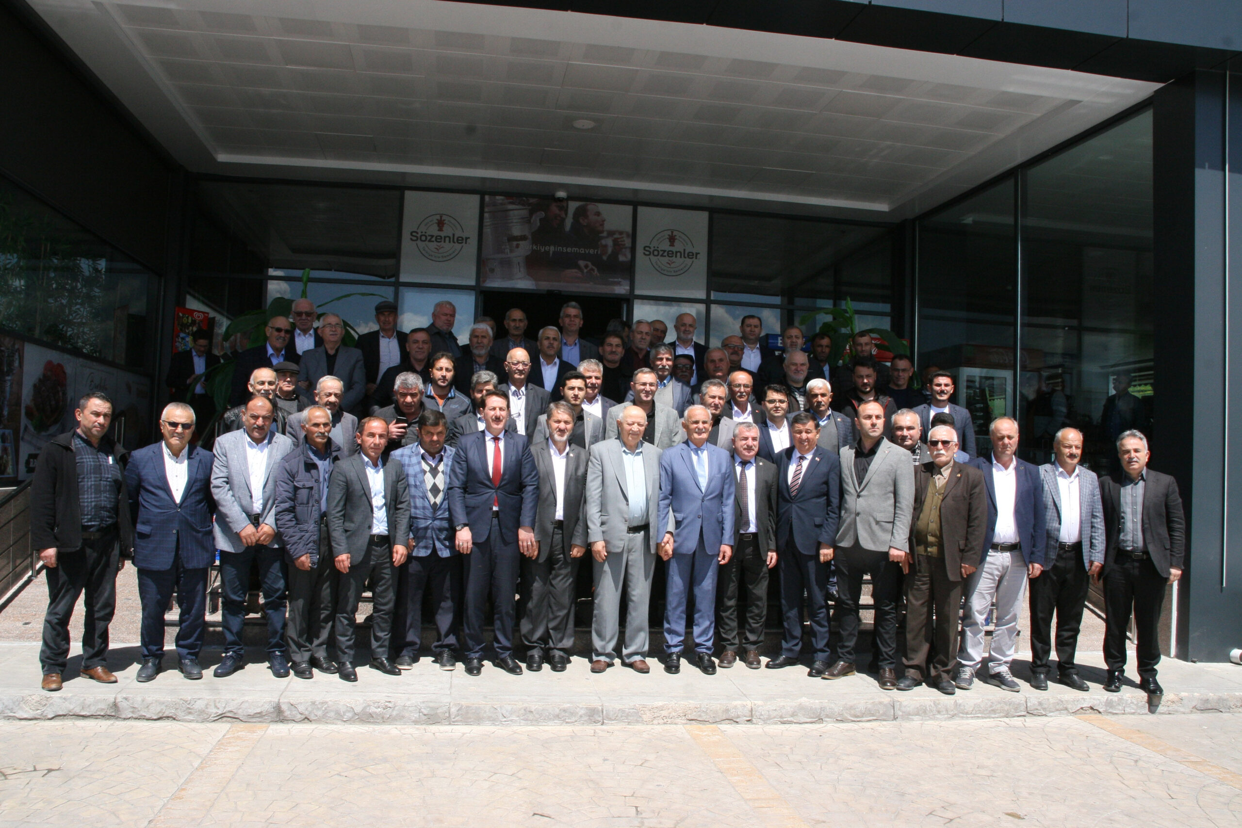 CUMHURBAŞKANIMIZ ÇOK BÜYÜK MÜCADELELER VERİYOR