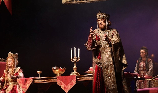 Kocaeli Şehir Tiyatrosundan Kılıçarslan özel gösterimi; Tiyatroda engel yok!