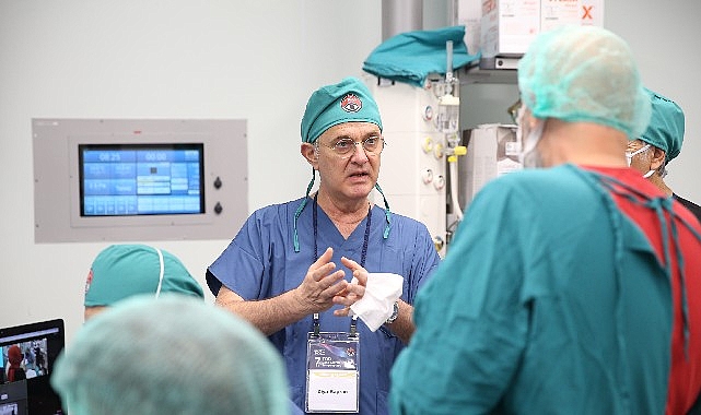 7. Canlı Cerrahi Sempozyumu’nda 120 doktor, canlı yayında 70 ameliyat yaptı