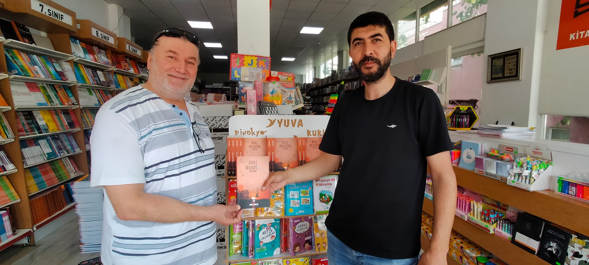 Bekle Geleceğim Nezkam adlı şiir kitabı Anadolu Kitapevi Dağıtım A.Ş’ nin raflarında yerini aldı