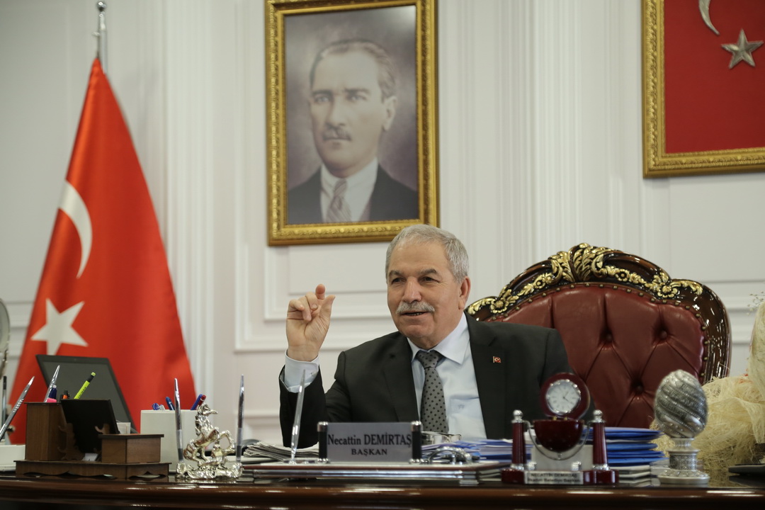 İLÇENİN EN BÜYÜK KURBAN SATIŞ ALANINDA HUMMALI ÇALIŞMA