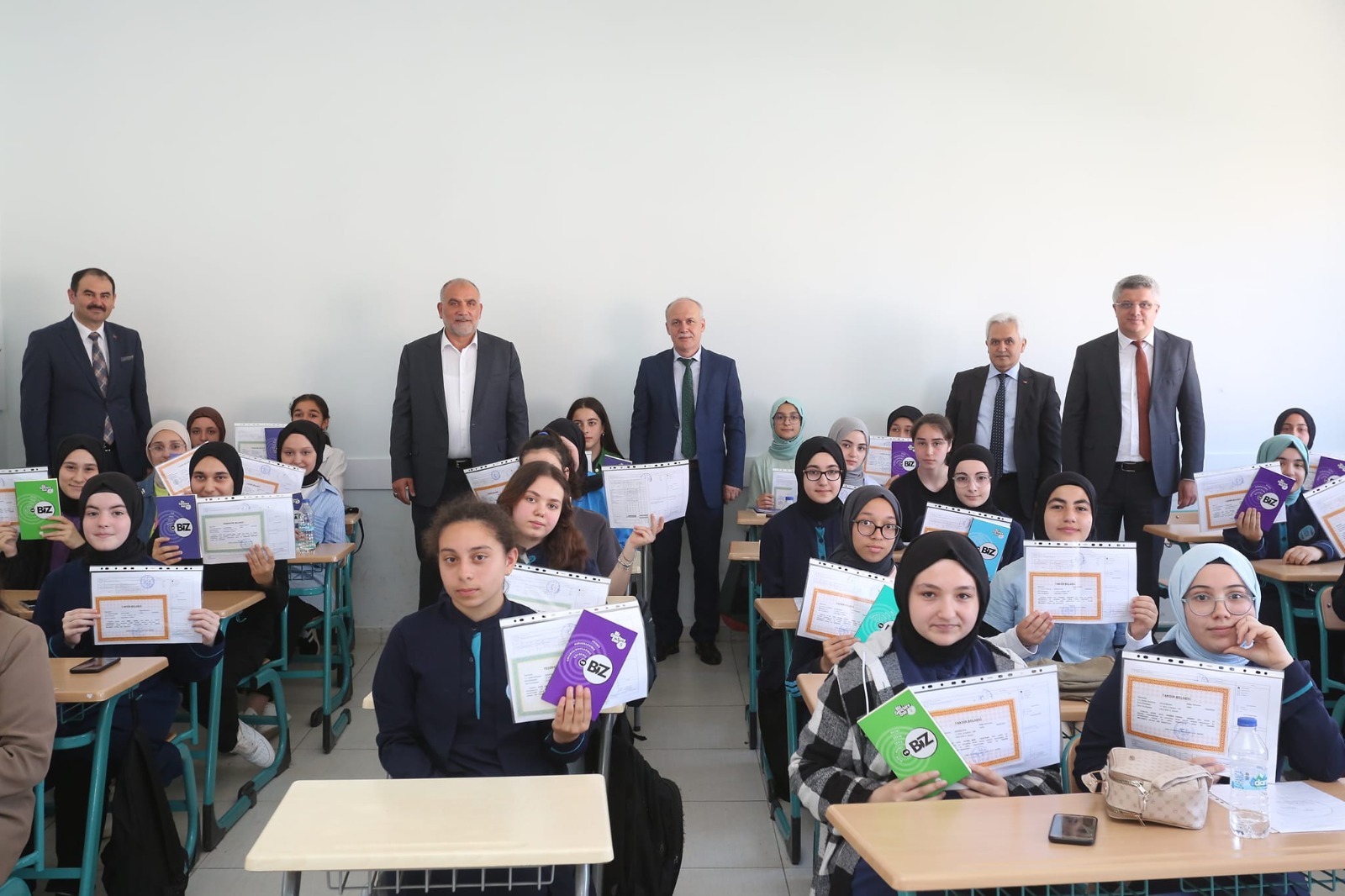 Başkan Sandıkçı Öğrencilerin Karne Sevinci Ortak Oldu