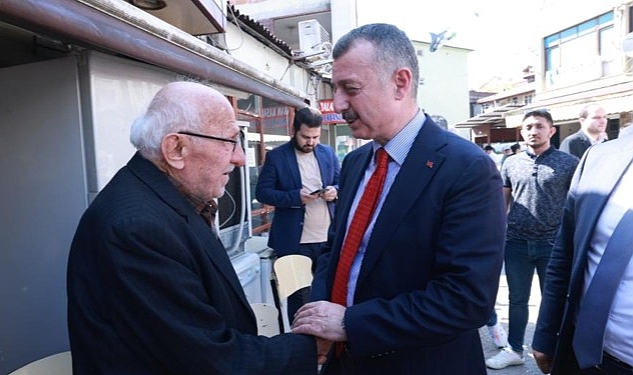 Başkan Büyükakın, Kandıra’da esnafı ziyaret etti