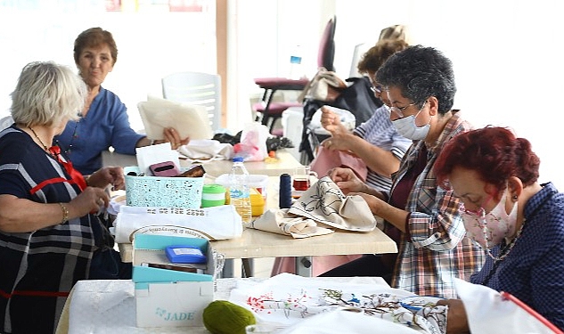 Bayraklılı kadınlardan ‘el emeği sergisi’