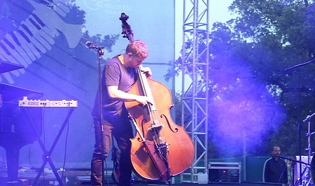 Caz tutkunları Nilüfer’de enstrümanların tınısıyla huzur buldu