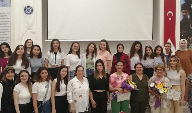 EÜ’de Tecrübeli Ebeler Mesleki Deneyimlerini Öğrencilerle Paylaştı