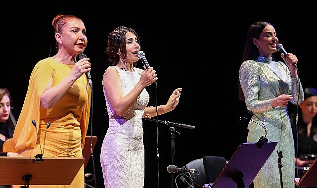 İş Sanat Bayramda da İzleyicileriyle Birlikte