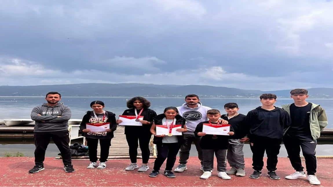 AYVACIKLI ÖĞRENCİLERDEN KANODA TÜRKİYE BİRİNCİLİĞİ ve ÜÇÜNCÜLÜĞÜ