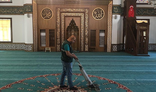 Keçiören’deki camilerde bayram temizliği
