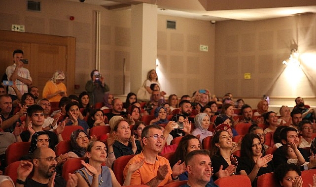 Kocaeli Büyükşehir’in Çocuk Korosu, şarkılarıyla geçmişe götürdü