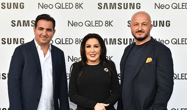 Samsung, Nükhet Duru’nun eşsiz sahne performansıyla 2023 model televizyonlarını İzmir’de tanıttı