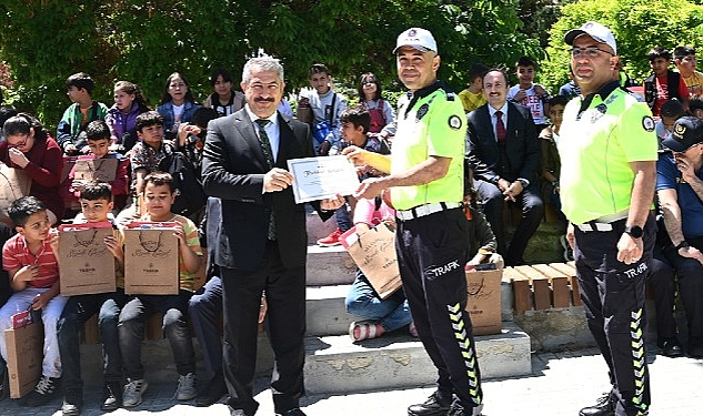 Selçuklu Belediyesi örnek okul dışı öğrenme ortamlarından olan ve çocuklara trafik bilincini küçük yaştan itibaren aşılayan Trafik Eğitimi verdi