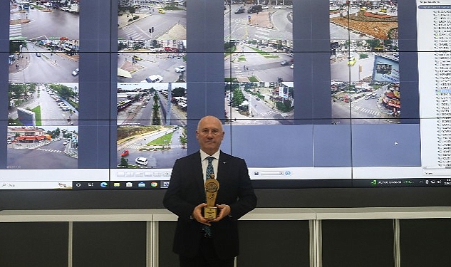 Ulaşım ile teknolojiyi bir araya getiren Akıllı Kavşak Kontrol Merkezi ödül aldı