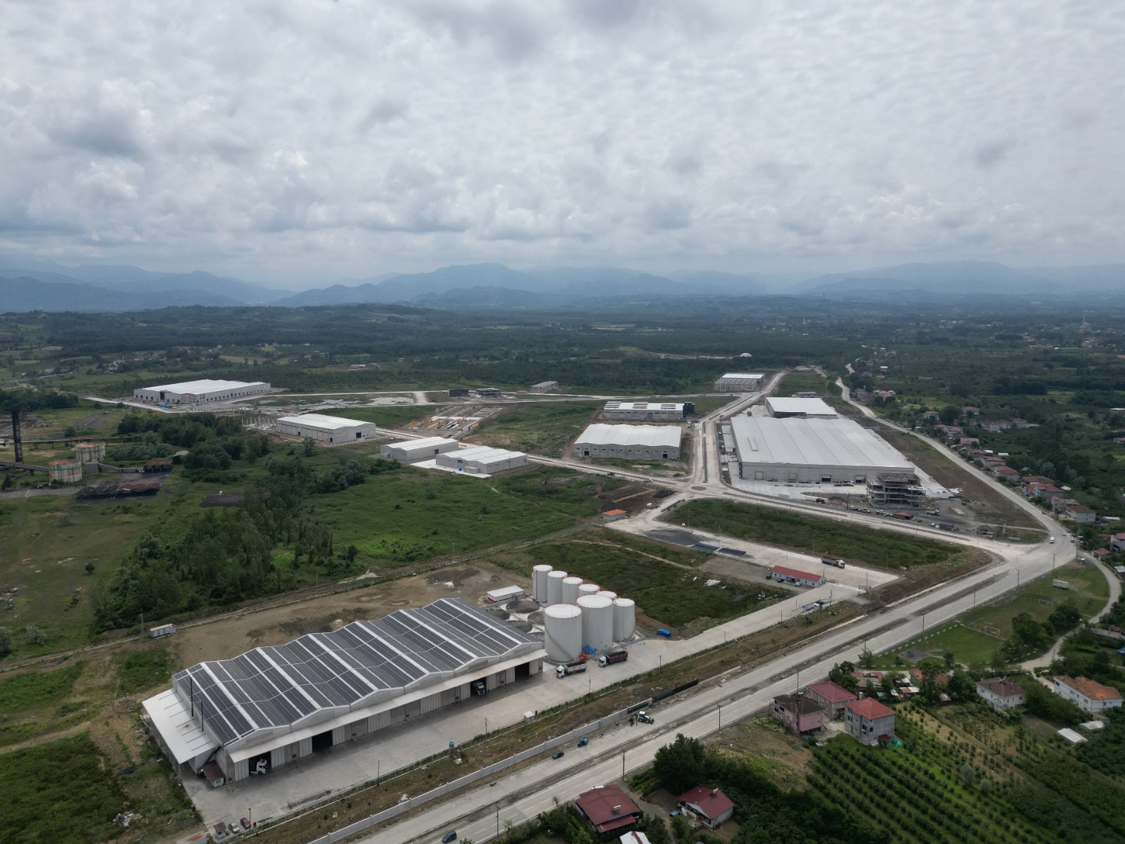 ÇARŞAMBA OSB’DE FABRİKALAR YÜKSELMEYE DEVAM EDİYOR