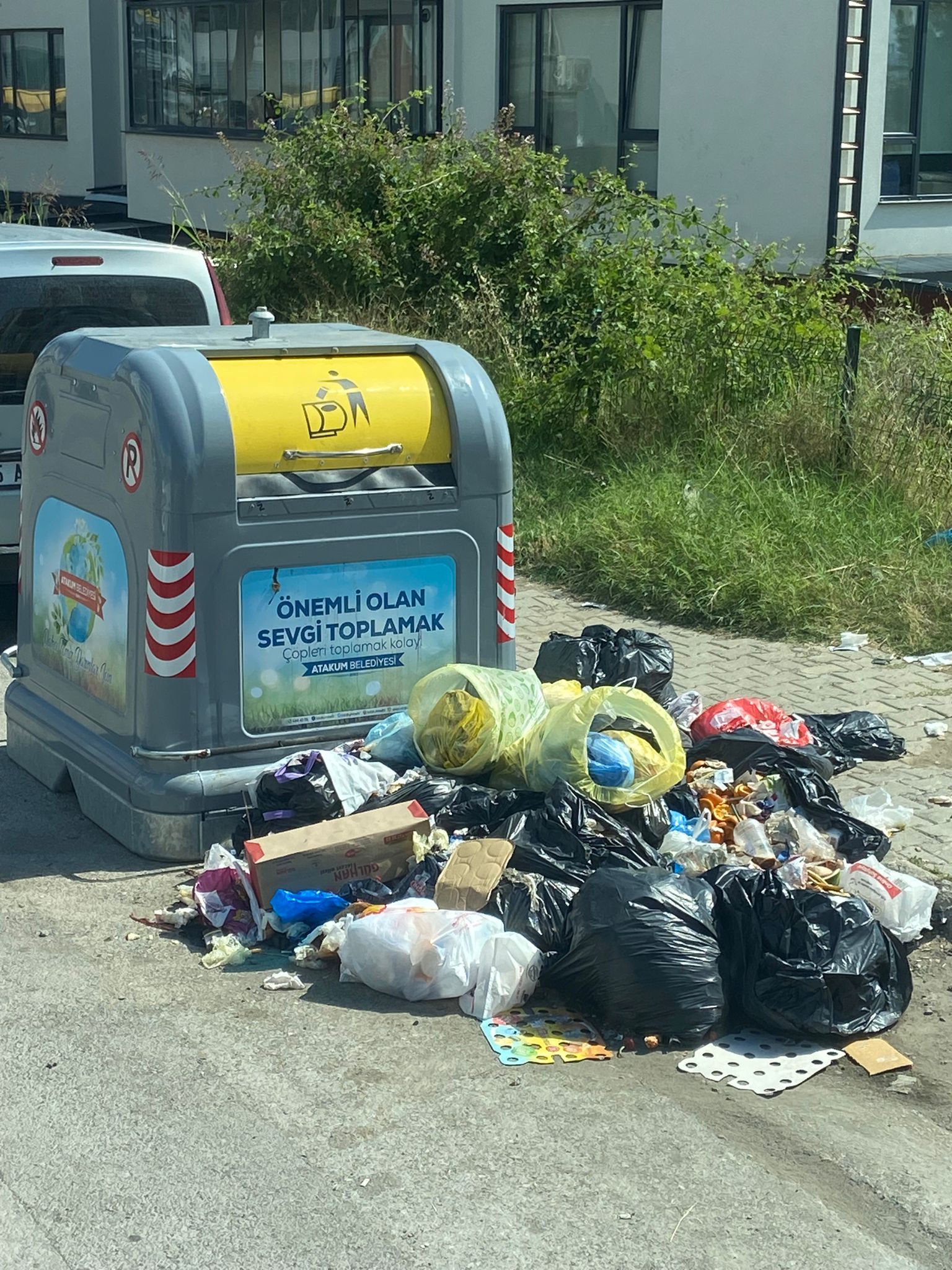 Atakum Belediyesi’nden   ‘çöp konteyneri’ tepkisi
