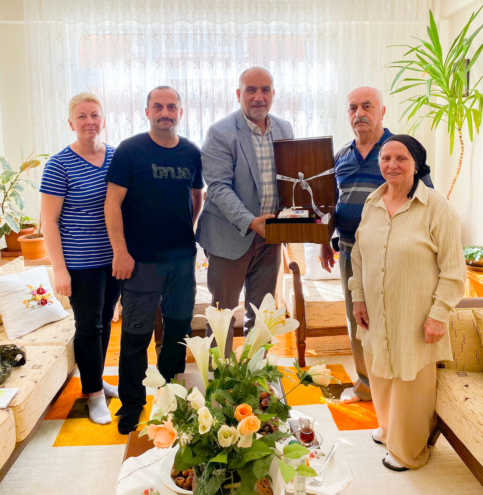 Başkan Sandıkçı Hacıları Ziyaret Etti