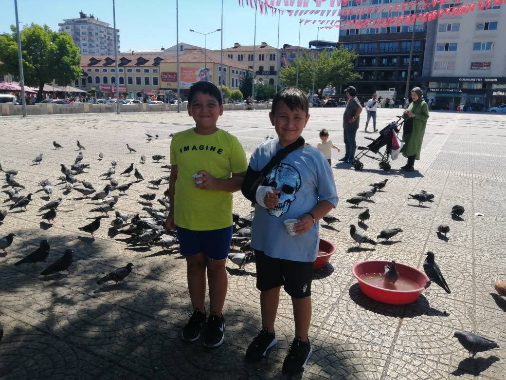 Sıcak havalarda  CAN dostlarımızı unutmuyoruz.