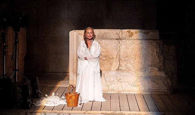 Ayça Bingöl Performansıyla “Ben Anadolu”, Stratonikeia Antik Kenti’nde