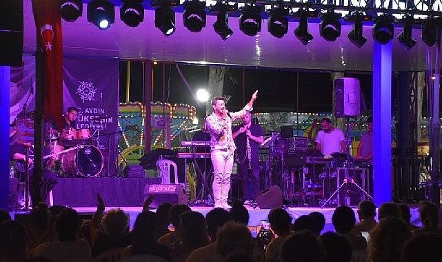 Aydın Büyükşehir Belediyesi’nden, Akbük’te Yaza Merhaba Konseri