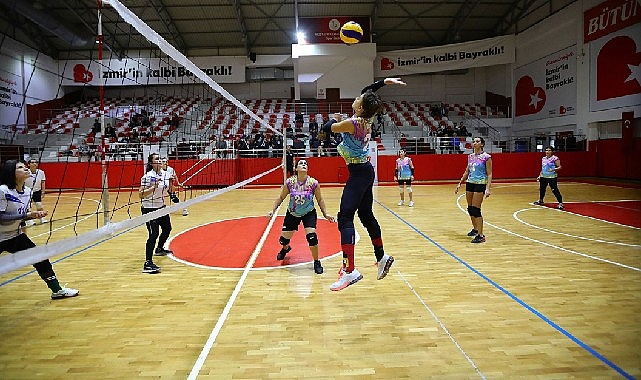 Bayraklı’nın spor kurslarına büyük ilgi