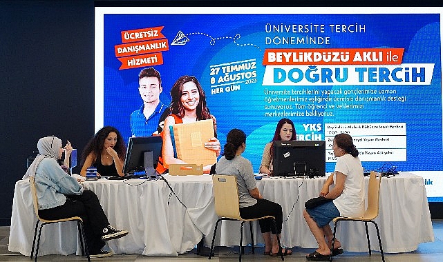 Beylikdüzü Belediyesi tercih döneminde de öğrencilerin yanında