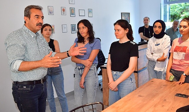 Çukurova’da ders kafeler dolup taşıyor