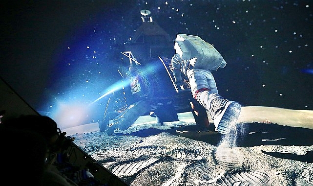 Ege’nin en büyüğü Karşıyaka Planetaryum’a 6 ayda 30 bin ziyaretçi