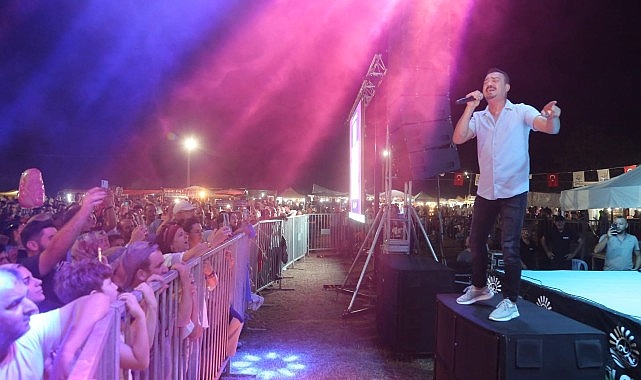 Gölcük Belediyesi Yazlık Kadırga Şenliği başladı