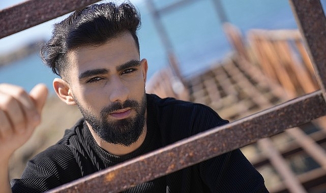 Hünkar Göksu Yaza Damga Vuran ‘Manitayla Tango’ ile Geri Döndü!