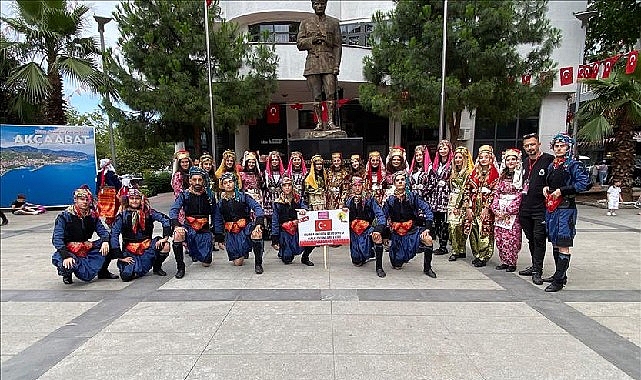 İnegöl Belediyesi Halk Dansları Topluluğu Akçaabat Festivaline Renk Kattı