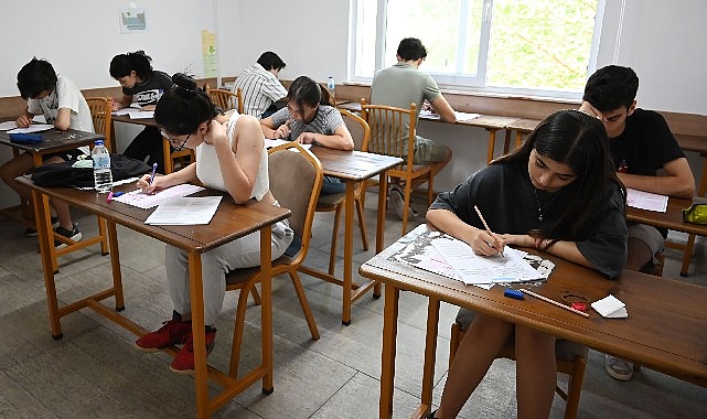 Kemer Belediyesi Eğitim Kursu’nda sınıf belirleme sınavları başladı