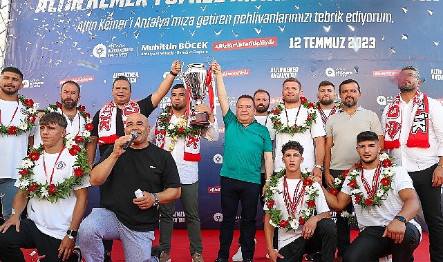 Kırkpınar Başpehlivanı Yusuf Can Zeybek’e coşkulu karşılama