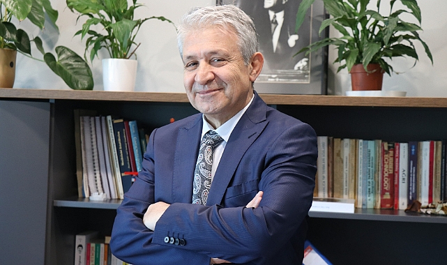 Prof. Dr. Yumuşhan Günay: “Sosyal medya paylaşımları diş estetiğine talebi artırdı”