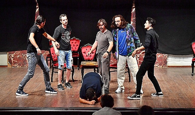 Yüzüncü yılında “Lozan” tiyatro sahnesinde