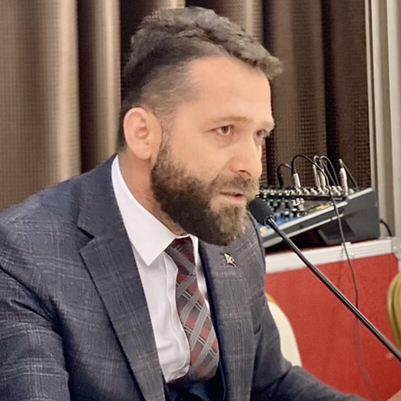 Osman Yılmaz’dan Kur’an-ı Kerim yakılmasına tepki ŞİDDETLE KINIYORUZ