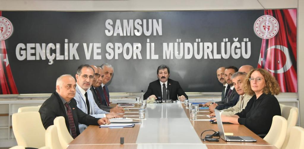 Vali Orhan Tavlı, Gençlik ve Spor İl Müdürlüğü’nü ziyaret etti