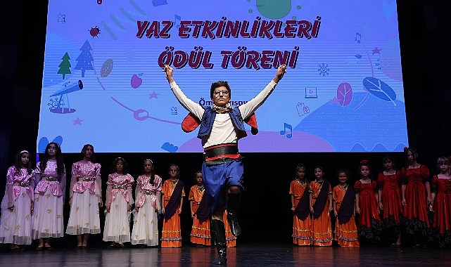 Bilgi Evleri’nde Ödül Dolu Yaz’a Veda