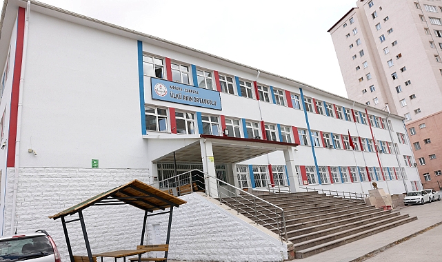 Çankaya’daki 23 ilkokul, ortaokul ve lisenin boya ve tadilatı Çankaya Belediyesinden