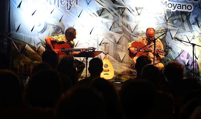 Konakta ud ve gitarın muhteşem ahengi