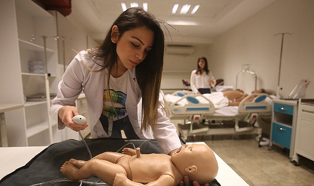 Prof. Dr. Arif Aktuğ Ertekin: “Teorik bilgilerin uygulama eğitimleri ile bütünleştirilmesi esastır”